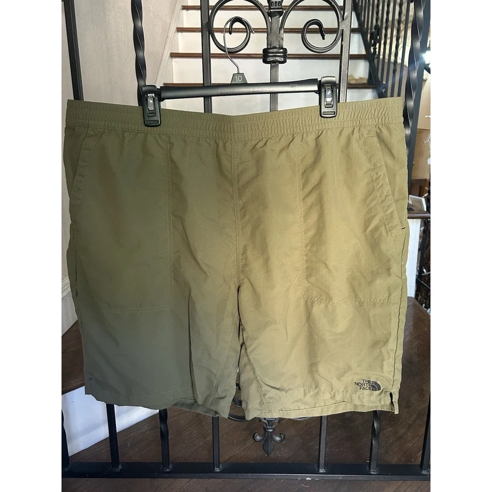 Men's Size XXL The North Face Shorts Beige Zip Pocket Elastic Waste